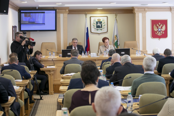 Изображение к новости 'Депутаты одобрили увеличение дорожного фонда до 15,2 млрд рублей'. 