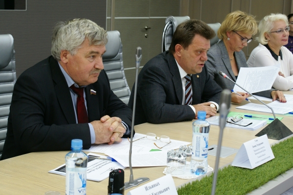 «Круглый стол» на тему создания условий для реализации ФГОС в Томске