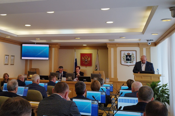 Изображение к новости 'В Законодательной думе обсудили состояние дорог в регионе'. 