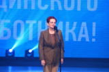 Изображение к новости 'Оксана Козловская вручила награды медикам'. 