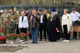 Минута молчания у томского мемориала «Скорбящая невеста»
