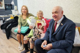 Депутат помог установить новый забор у дома труженицы тыла