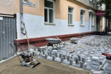 Изображение к новости 'Сергей Автомонов помог обустроить тротуар в переулке Нахановича в Томске'.